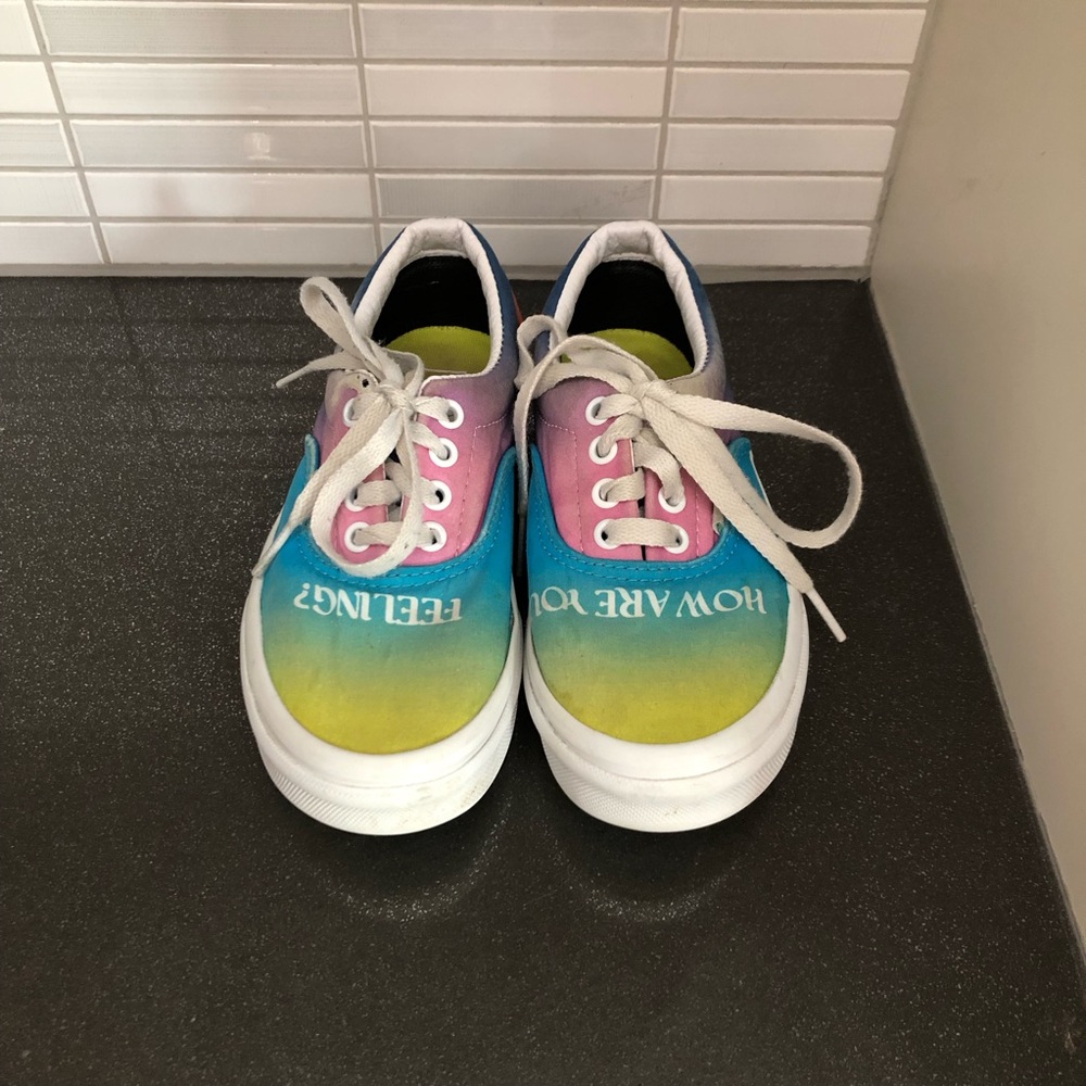 Vans kids “How Are You Feeling” lace up sneakers